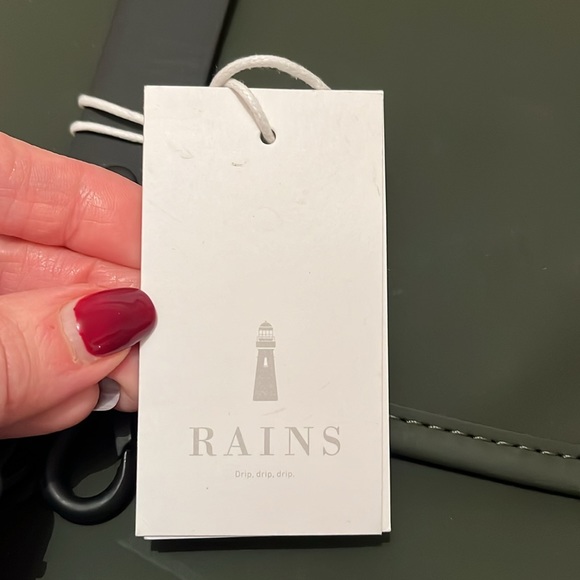 Rains Waterproof Mini Unisex Backback with Stap Sleeves - Picture 10 of 12